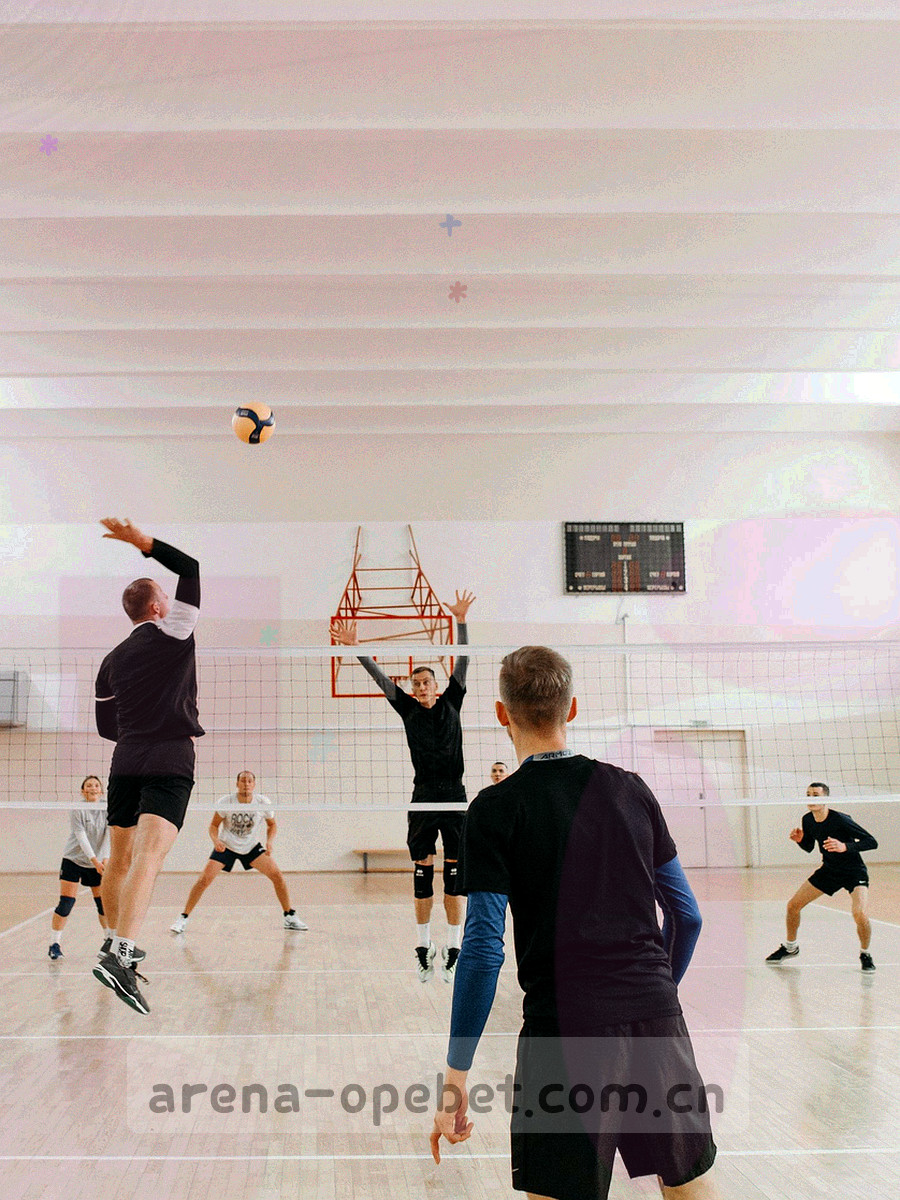 手机竖屏上的赛事画面与轮次切换控件，手持夜景